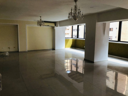 Imagen 3 de 12 de Venta De Amplio Pent House En La Trigaleña Valencia. Código 440181