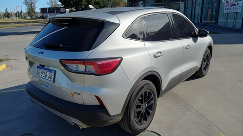Imagen 13 de 16 de Ford Kuga Hibrida Se