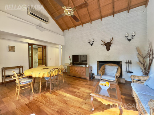 Casa Venta En Vicente López 7 Ambientes Jardín