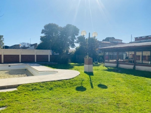 Imagen 20 de 30 de Venta De Chalet En Barrio Constitucion