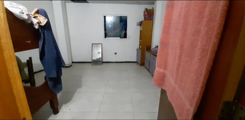 Imagen 10 de 14 de Casa Grande De 2 Pisos 4 Cuartos Y 2 Baños.