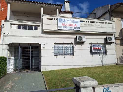 Alquiler Casa De Estilo Para Destino Local Comercial O Vivienda, Av. Italia Y Av. Luis A. De Herrera, Parque Batlle Blanqueada