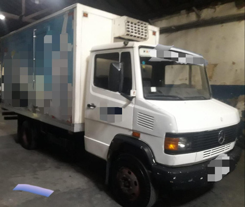 Caminhão Mercedes Benz 710 Bau Refrigerado