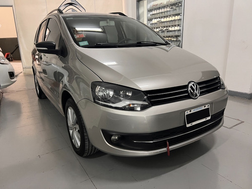 Imagen 3 de 17 de Volkswagen Suran 1.6 L 5d Manual 2012 Usado 1er Dueño