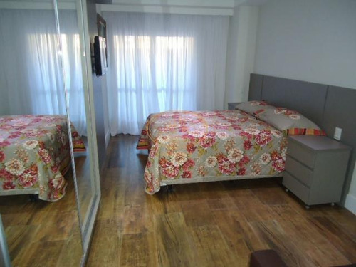 Apartamento Com 1 Dormitório(s) Localizado(a) No Bairro Gonzaga Em Santos / Santos - 5705