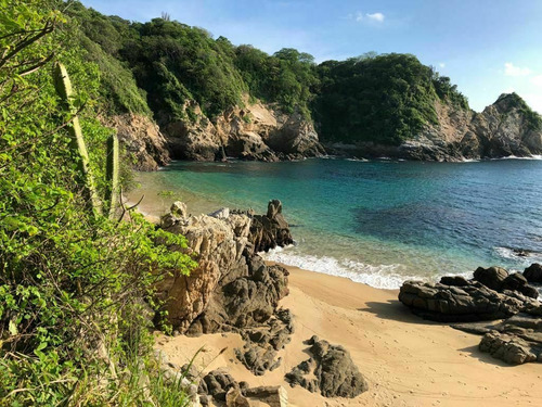 Terreno Frente Al Mar, 57 Metros De Playa, Uso De Suelo: Res