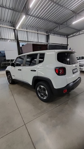 Jeep Renegade 1.8 Flex Aut. 5p