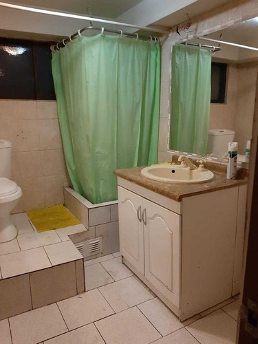 Amplia Casa 215 M2,10 Dormitorios Uso Cpmerci (86807)