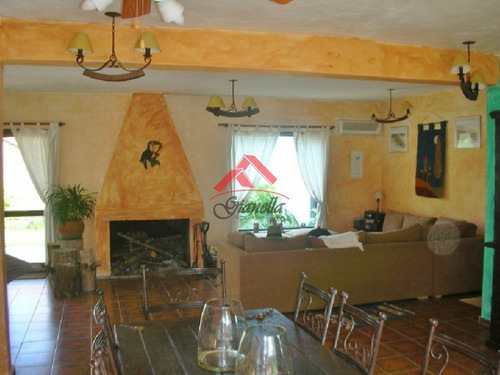 Casa En Venta Y Alquiler,espectacular Esquinera Con Piscina En Montoya - La Barra - Punta Del Este- Ref: 1690