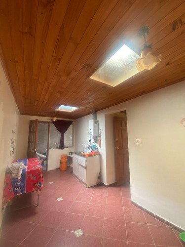 Casa Con Estacionamiento En Cauquenes, Maule