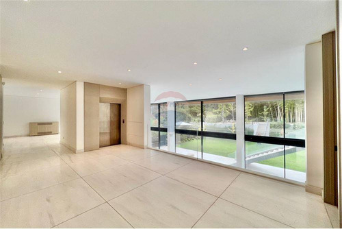Exclusivo Dúplex Con Jardín, Piscina En San Damián