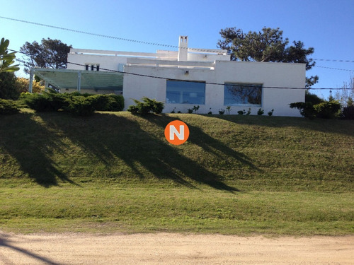 Casa En Venta, Rincón Del Indio, Punta Del Este, 4 Dormitorios.- Ref: 208745