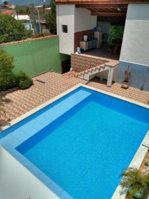 Imagem 4 de 11 de Casa Com Piscina E 3 Quartos Em Peruíbe/sp 6809-pc