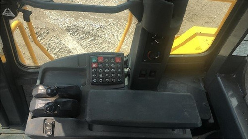 Imagen 5 de 10 de Deere 744k 2012