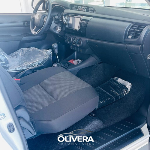 Toyota Hilux Pick Up 4x4 Diesel 0km - Olivera Automotores