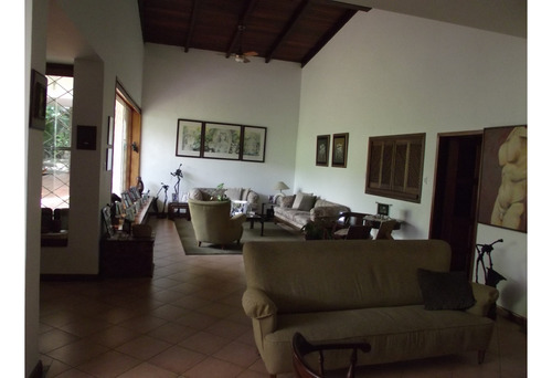 Vendo Casa 400m2 Los Chorros 0613
