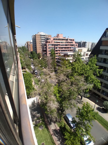 Excelente Barrio De Ñuñoa