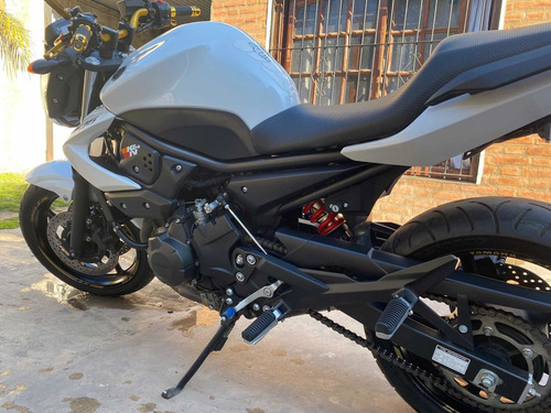Imagen 8 de 10 de Yamaha Xj6