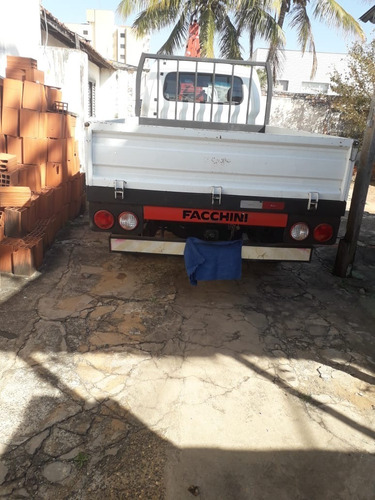 Imagem 5 de 5 de Kia Bongo 2015