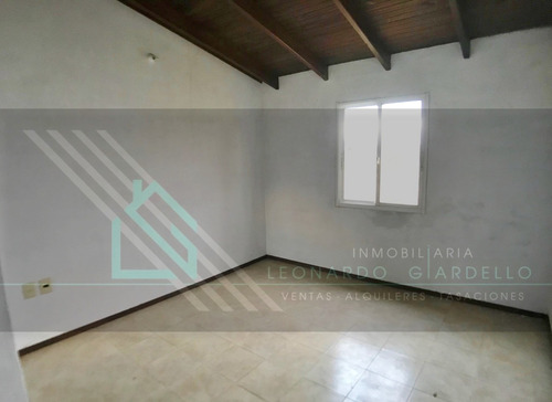 Casa 1 Dormitorio Con Patio Y Estufa A Leña