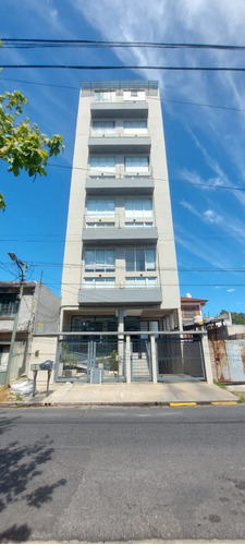 Venta De Departamento 2 Ambientes En Quilmes, Quilmes.