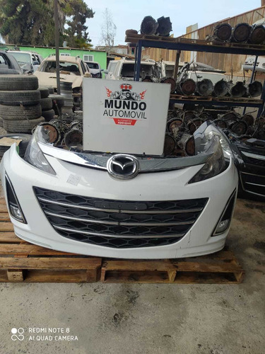 Imagen 1 de 6 de Frontal Mazda Biante Año 2010