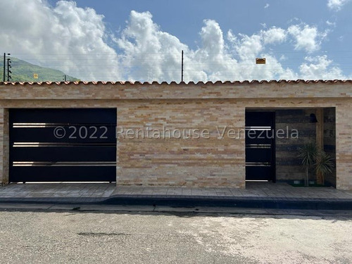 Casa En Venta En La Cumaca San Diego Carabobo Pozo Planta Electrica Piscina Completamente Amoblado Mmmp  Remodelado 