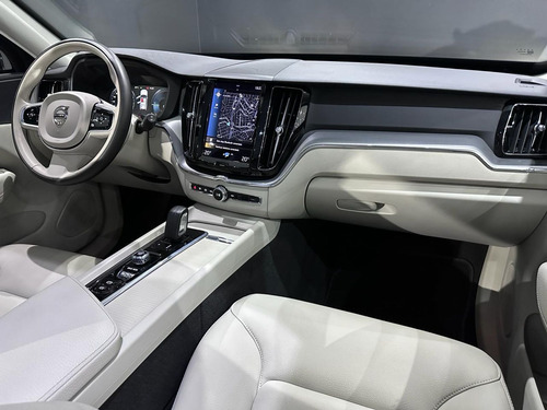 Volvo XC60 60 T-8 HÍBRIDO MOMENTUM 2.0 5p