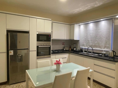 Imagen 6 de 13 de Exelente Casa Nuevita En Pleno Centro A Estranr Cerca De Todo