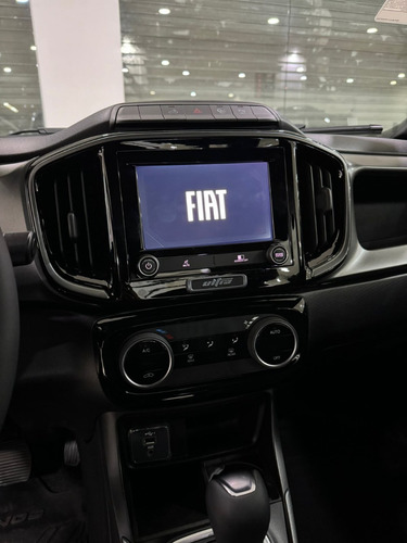 Fiat Strada 1.4 8v Freedom Cd