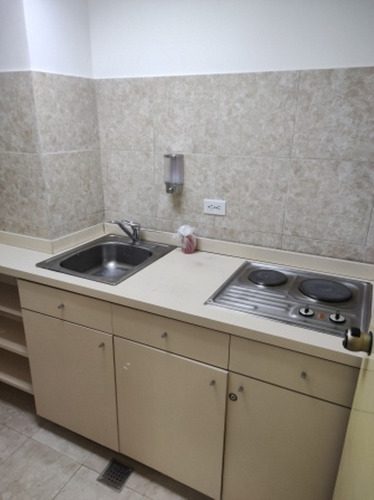 Imagen 10 de 12 de Alquilo Local Flex 435mts2 Santa Eduvigis 9570