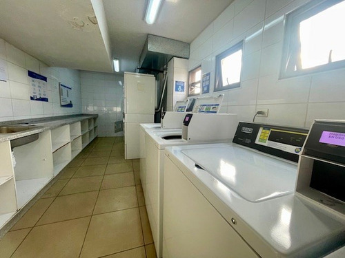 Departamento En Arriendo De 2 Dorm. En Calle Carmen