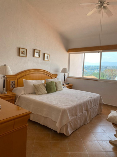 Imagen 8 de 14 de Venta De Casa Con Alberca, Amplio Jardín Y Vista Panorámica En Burgos
