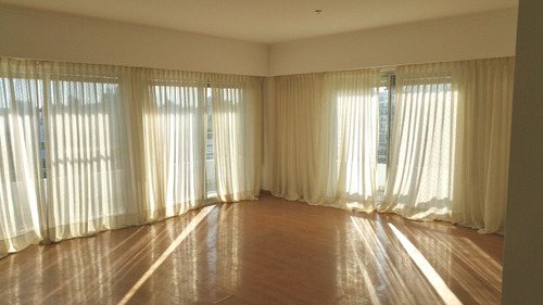 Impresionante Semipiso De 3 Dorm. Con Vista Única En Pellegrini Y Sarmiento C/cochera