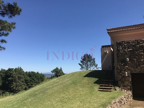 Casa En Las Cumbres, 3 Dormitorios Con Hermosa Vista- Ref: 203