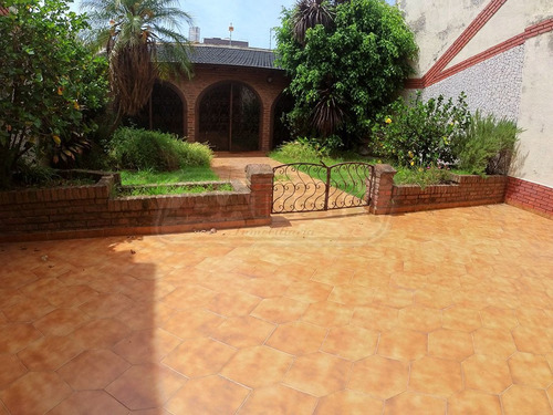 Imagen 7 de 17 de Casa En Venta En Ramos Mejia Centro