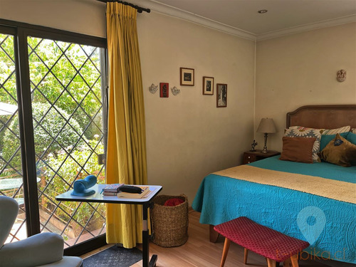Linda Casa En Tranquila Calle, 3d 2b + Servicios, Ñuñoa