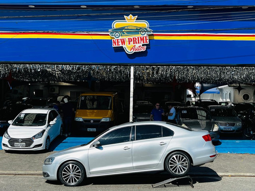 Volkswagen Jetta 2.0 Comfortline Flex 4p Automática