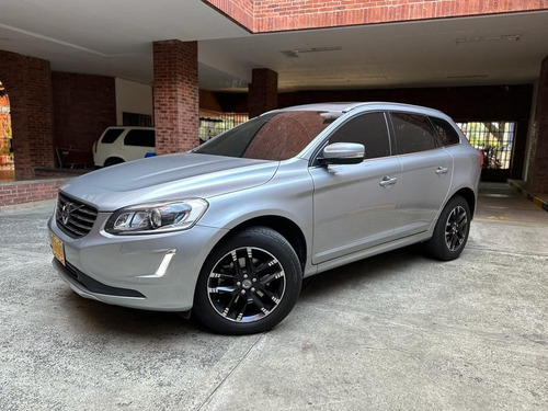 Volvo XC60 2.0 T5 Awd Momentum