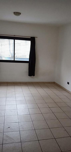 Imagen 5 de 13 de Departamento En Venta - 2 Dormitorios, 1 Baño - 60mts2 - La Plata