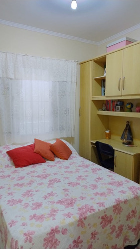 Casa Com 3 Quartos, 2 Banheiros, Salão De Festas Com Churrasqueira, Copa Cozinha, Sala Ampla E Edicula