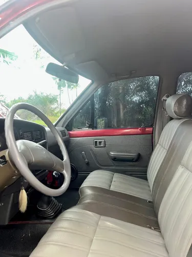 Toyota Hilux 2.4l 117 hp 4x2