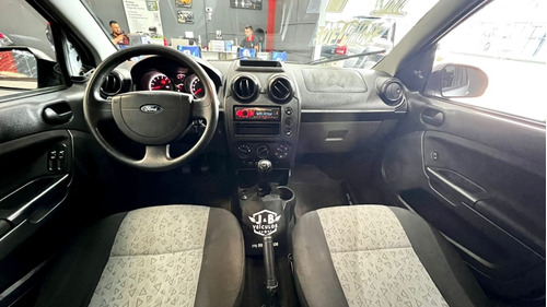 Ford Fiesta 1.0 ROCAM SE SEDAN 8V FLEX 4P MANUAL
