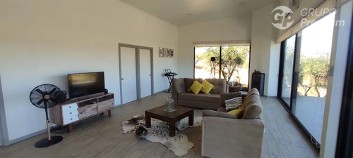 Se Vende Parcela De 9.600 M2 Con Casa Amoblada En Pencahue