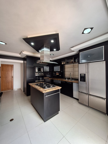 Se Vende Casa 435m2 7h/5b/4p Charallave Country Club