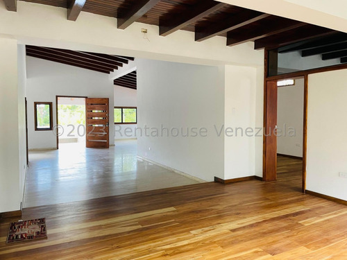 Casa Quinta En Venta A Estrenar Con Piscina Sauna Cancha Excelente Construcción De Poca Data Acabados De Primera Lista Para Decorar A Su Gusto Nela 24-15119
