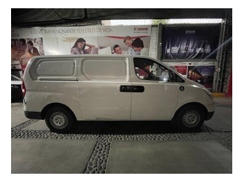 Imagen 4 de 8 de Hyundai H100 2010 270,000km
