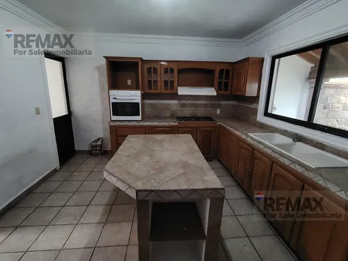 Venta De Casa En El Fracc. Lomas De Atzingo, Cuernavaca, Morelosclave 5634