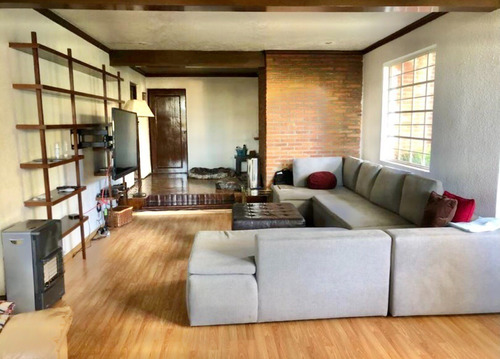 Imagen 4 de 10 de Casa Con Jardín Amplio