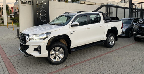 Toyota Hilux 2.7 SR 4X2 CD 16V FLEX 4P AUTOMÁTICO